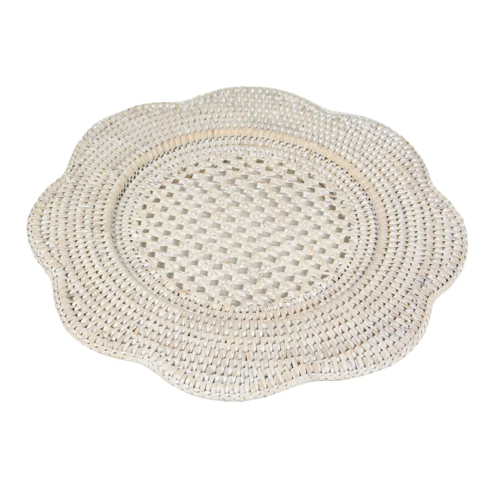 Rattan Scalloped Round Charger Plate in Cream - 1 Charger Plate